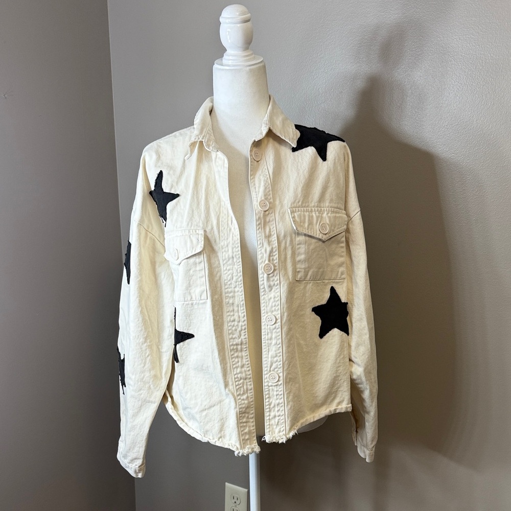 Stylish Cream Utility Jacket with Black Star Accents